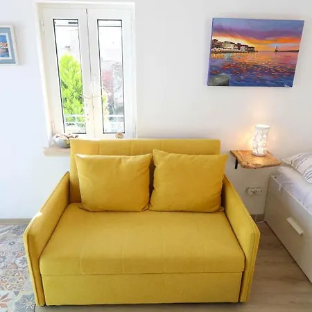 Ravi Boutique - 1 Minute Walk From Apartamento